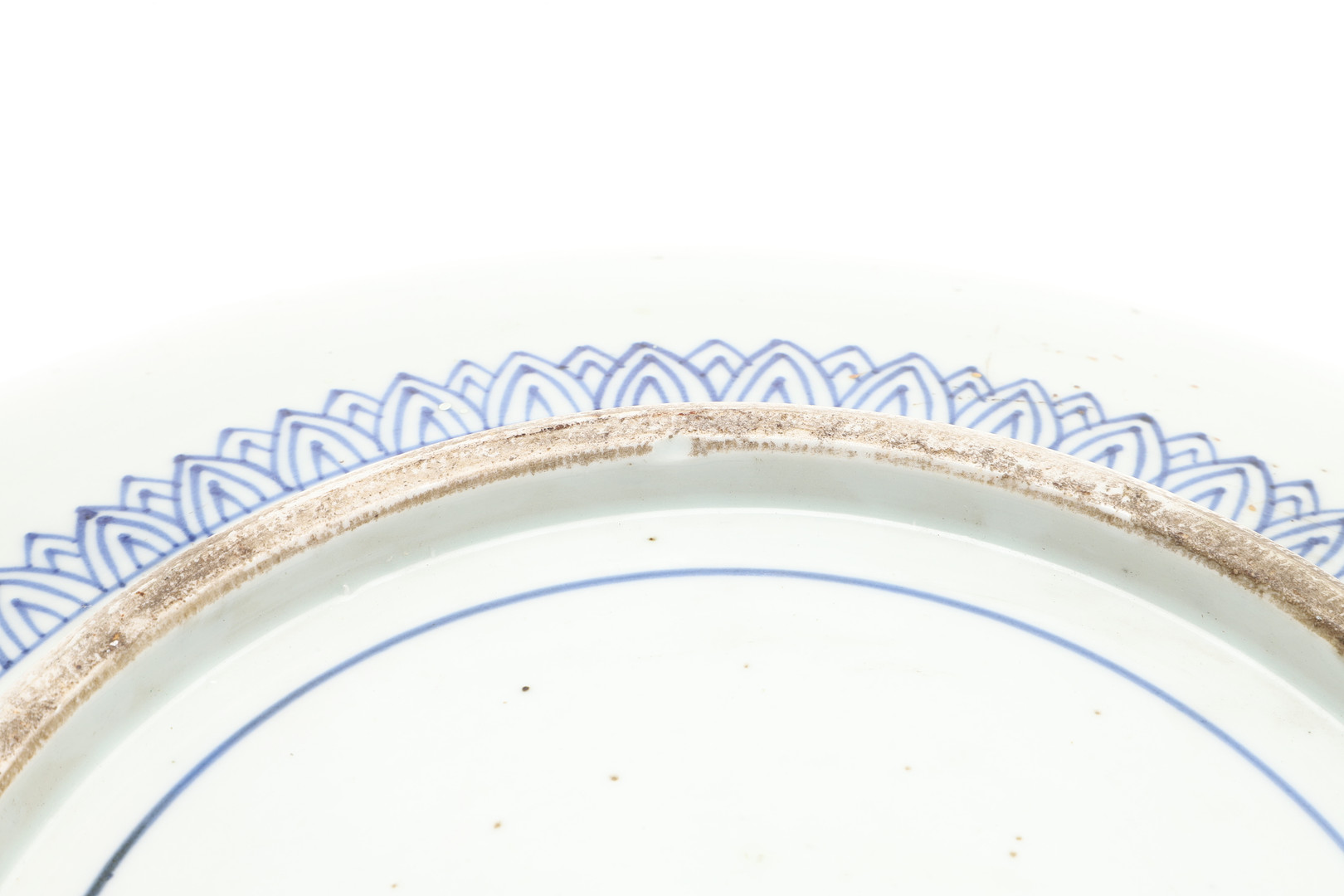 LARGE 19THC JAPANESE ARITA PORCELAIN CHARGER. - Image 16 of 16