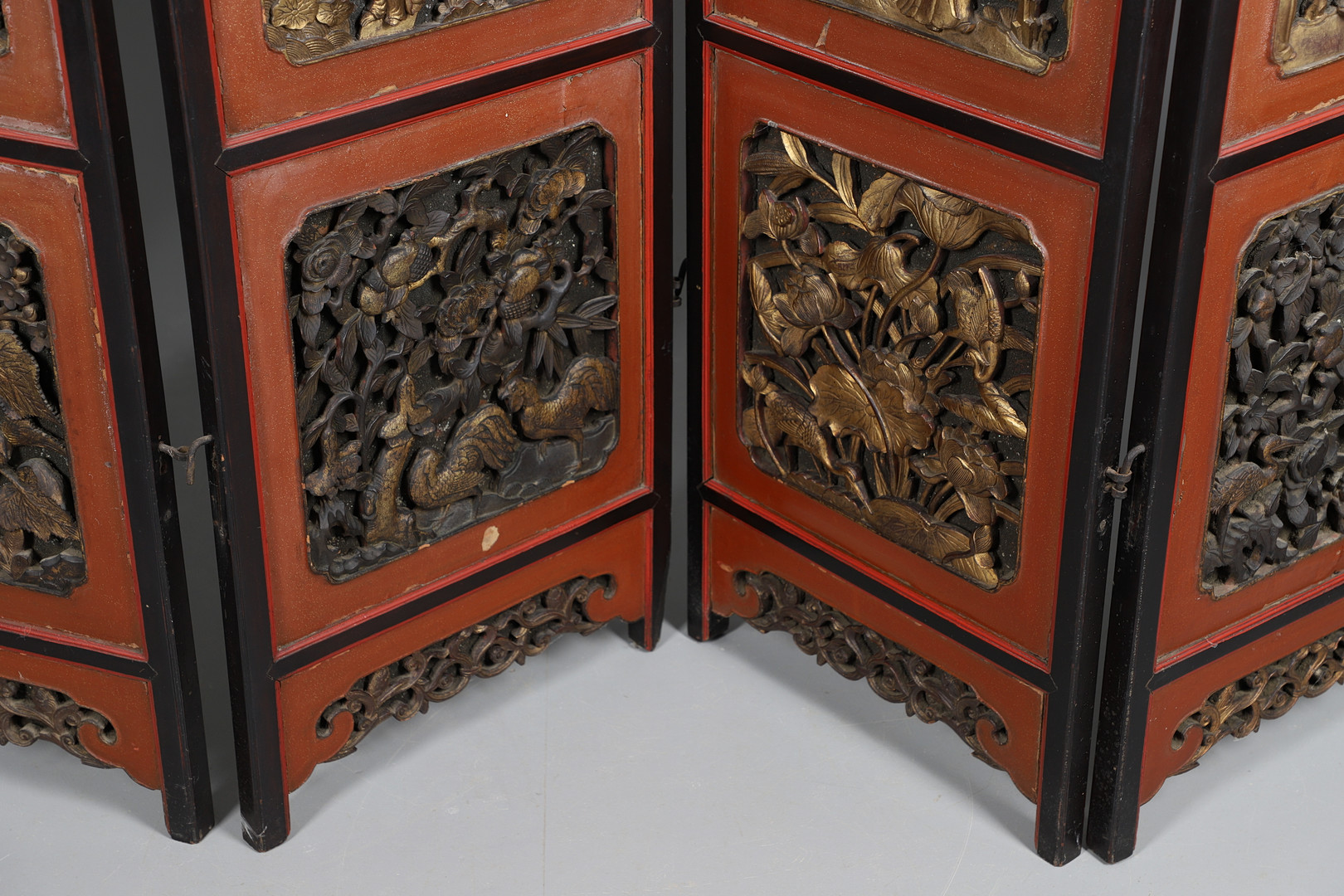 A CHINESE CARVED AND LACQUERED SIX FOLD SCREEN. - Image 14 of 24