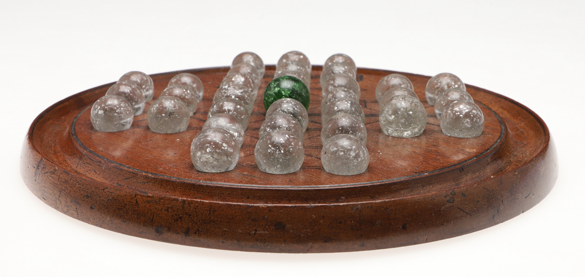 A LATE 19TH CENTURY MAHOGANY SOLITAIRE GAME. - Image 3 of 5