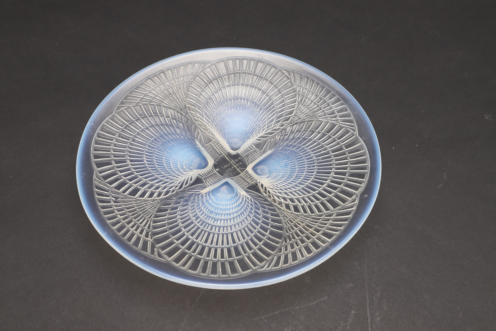 LALIQUE GLASS BOWL 'POISSONS' & COQUILLES PLATE. - Image 3 of 13