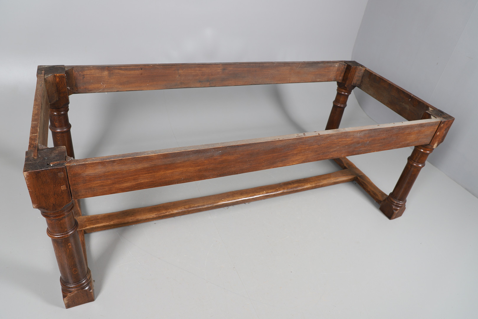 AN EARLY 20TH CENTURY OAK AND ELM REFECTORY TABLE. - Image 14 of 17