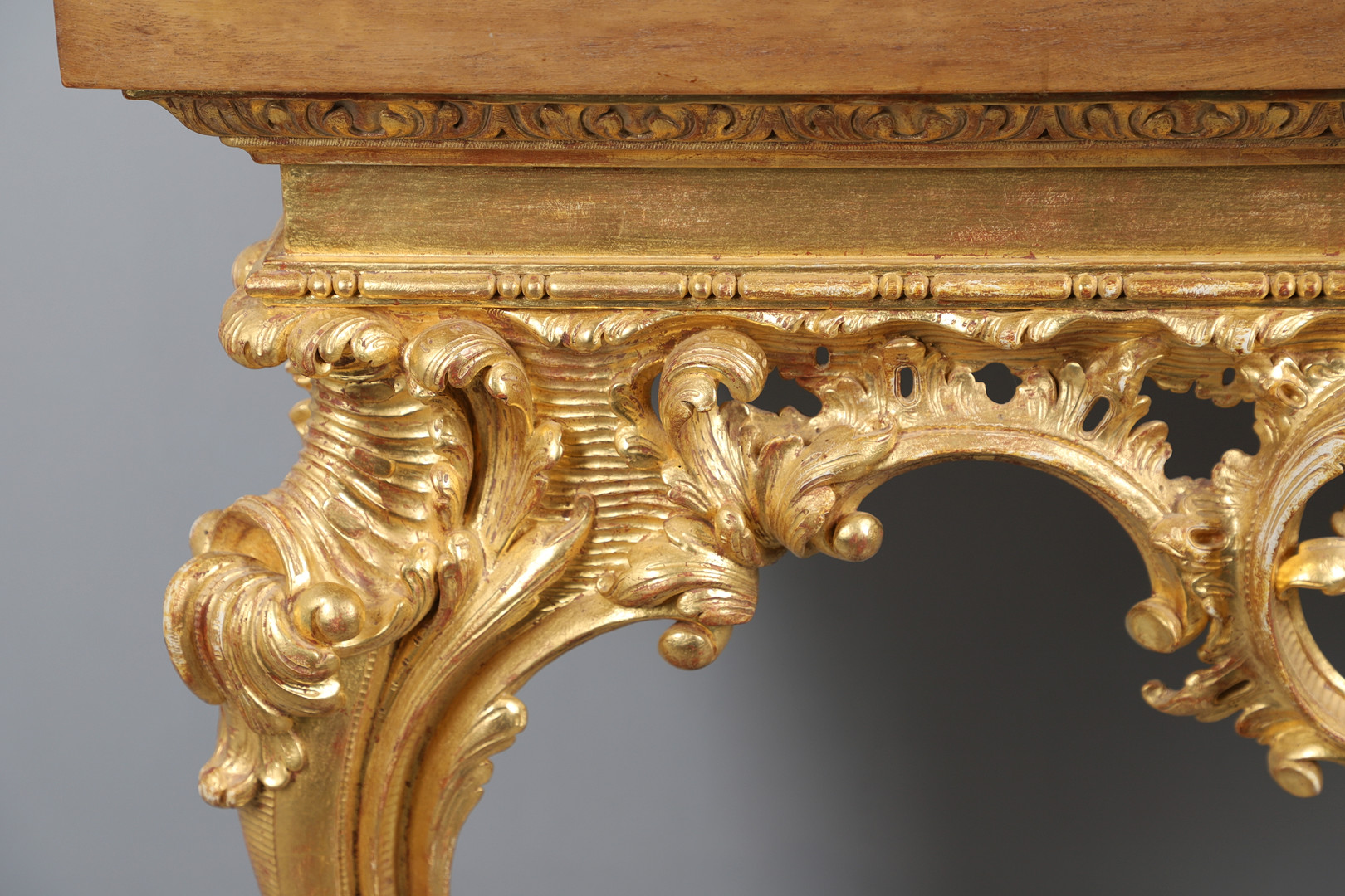 A LOUIS XVI STYLE GILTWOOD CONSOLE TABLE. - Image 4 of 15