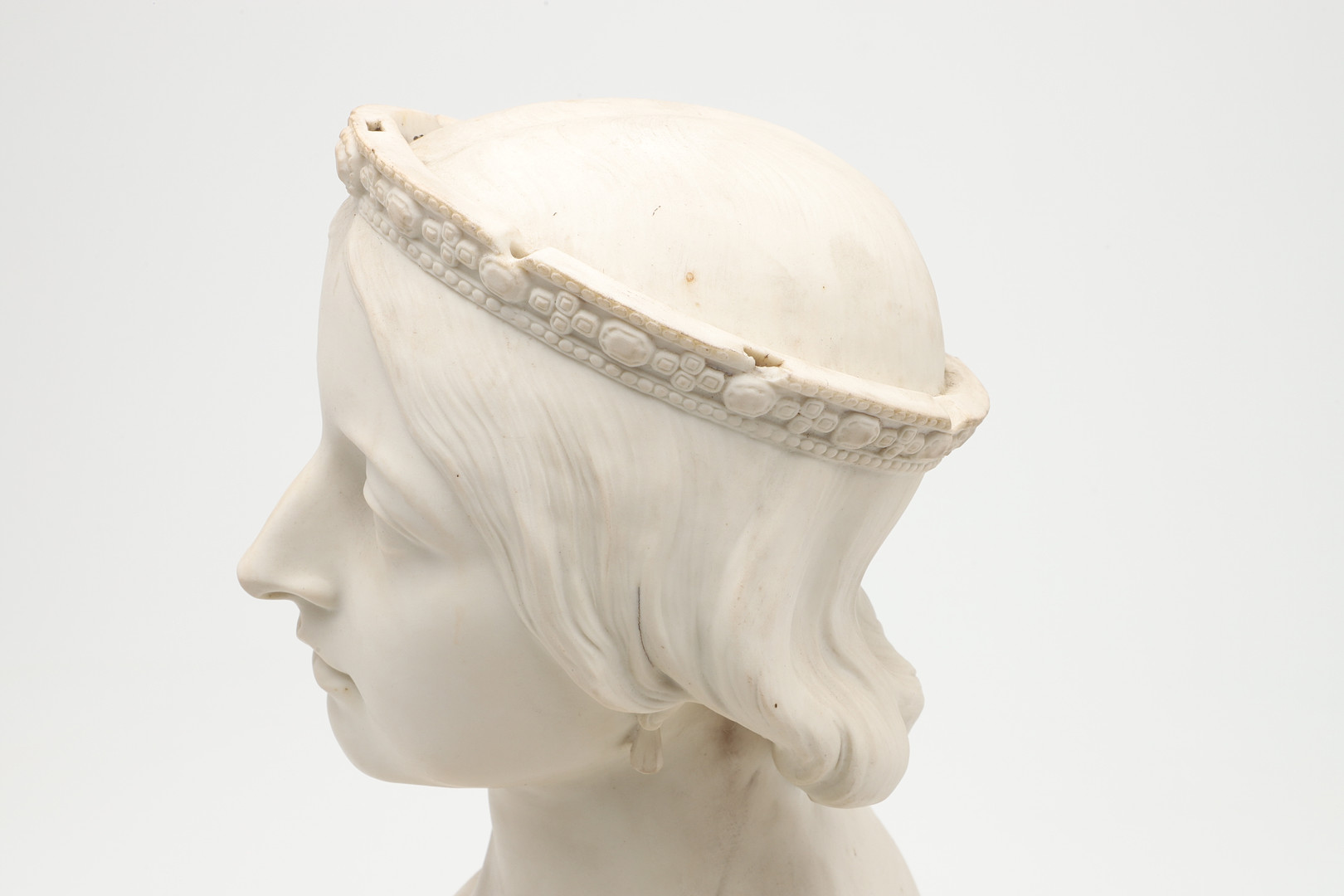 LARGE PARIAN BUST - QUEEN VICTORIA. - Image 6 of 16