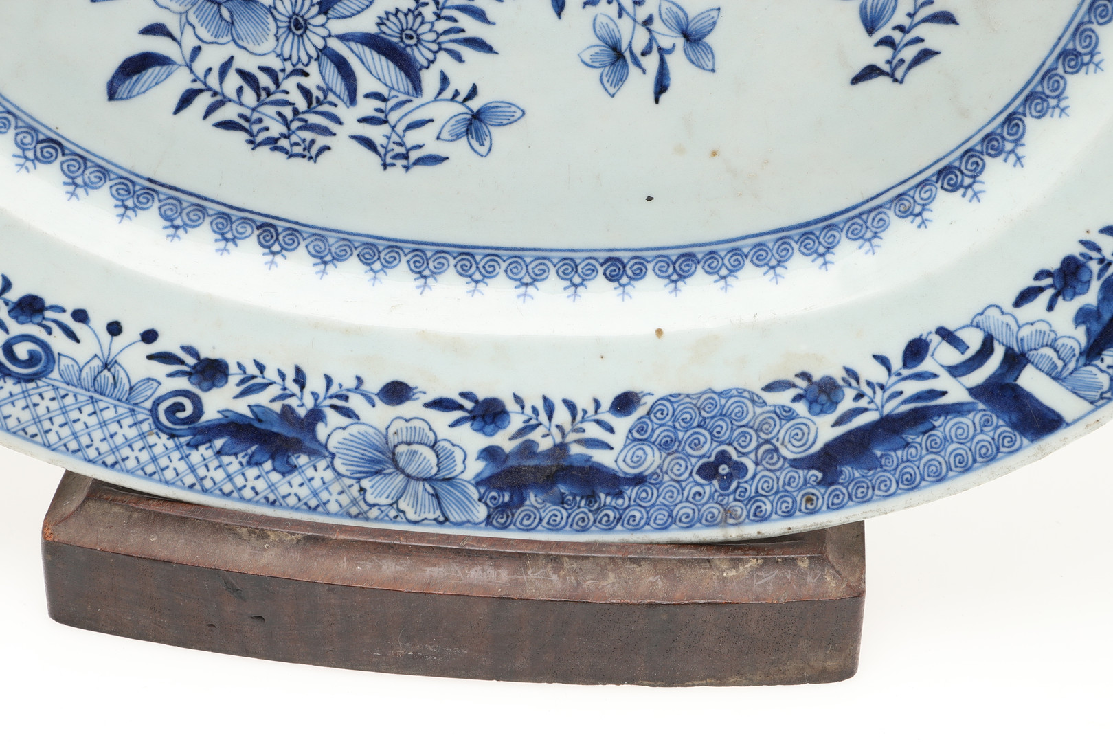 CHINESE BLUE & WHITE PLATTERS - QIANLONG. - Image 13 of 35