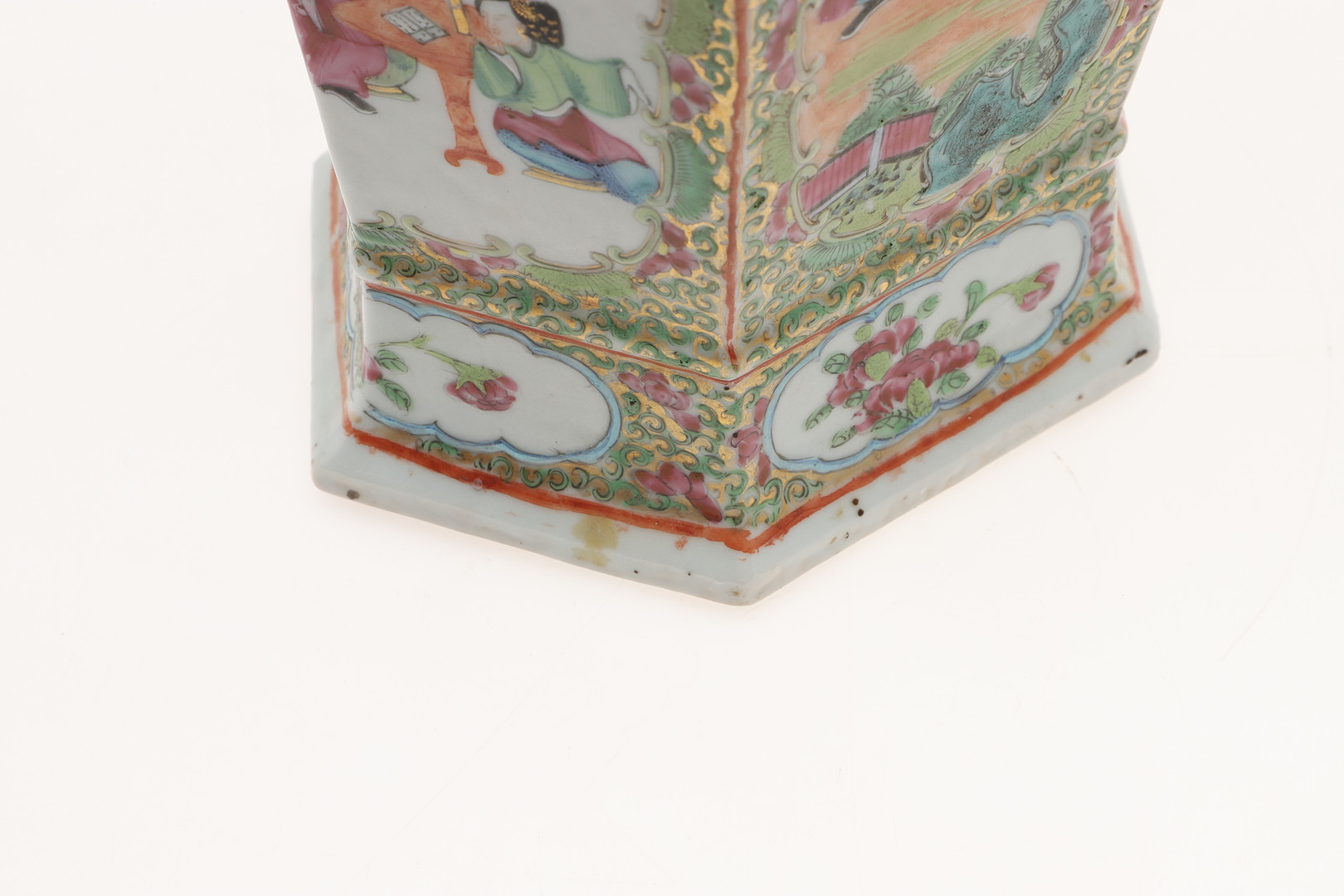 LARGE 19THC CHINESE CANTONESE VASE. - Image 10 of 11