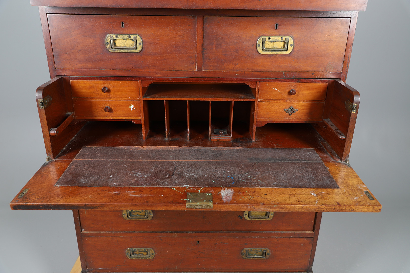 A LATE 19TH CENTURY CAMPAIGN STYLE SECRETAIRE CHEST. - Image 7 of 13