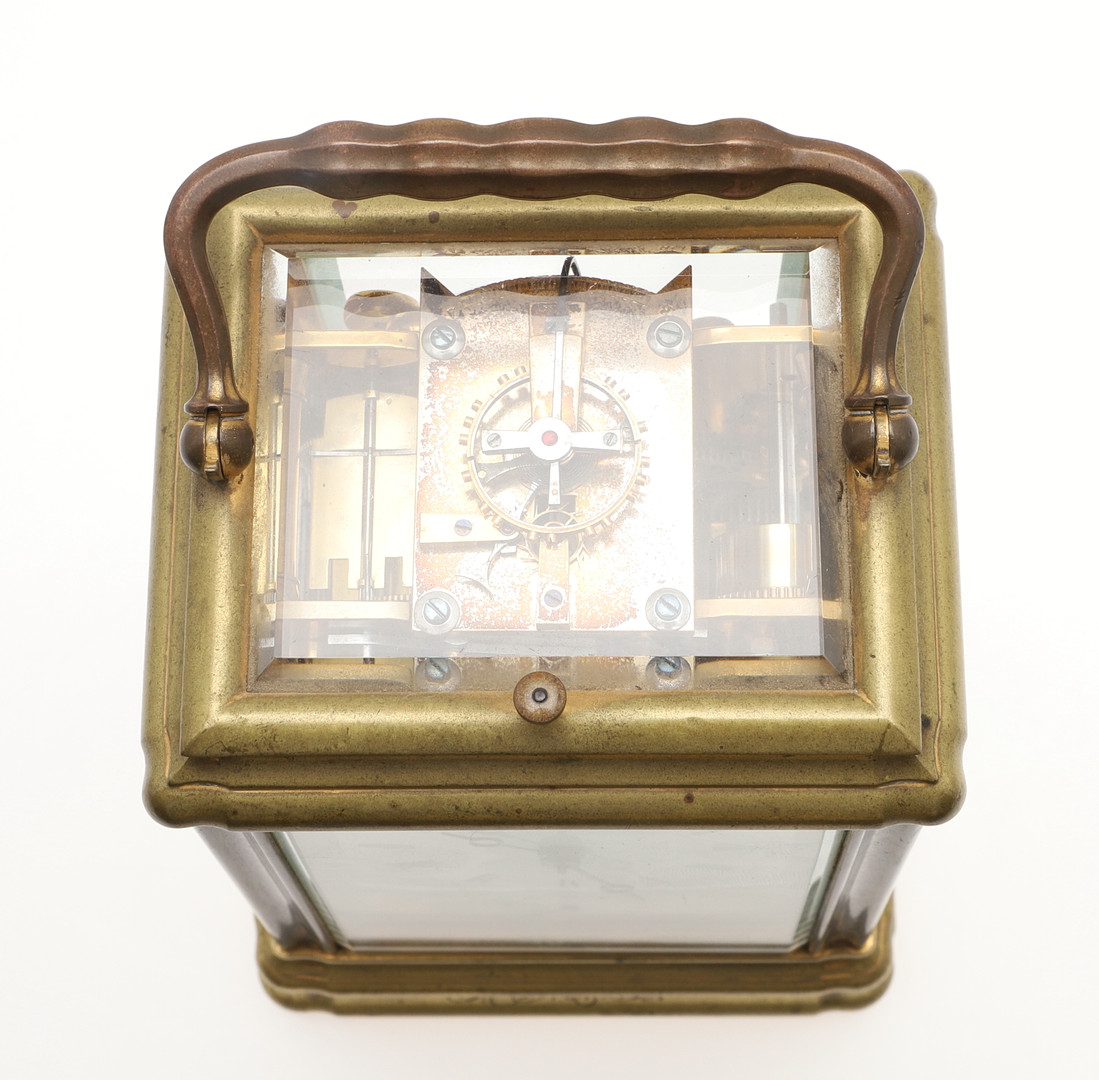 A FRENCH GRAND SONNERIE CARRIAGE ALARM CLOCK. - Image 7 of 8