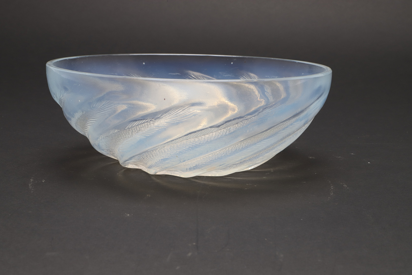 LALIQUE GLASS BOWL 'POISSONS' & COQUILLES PLATE. - Image 12 of 13