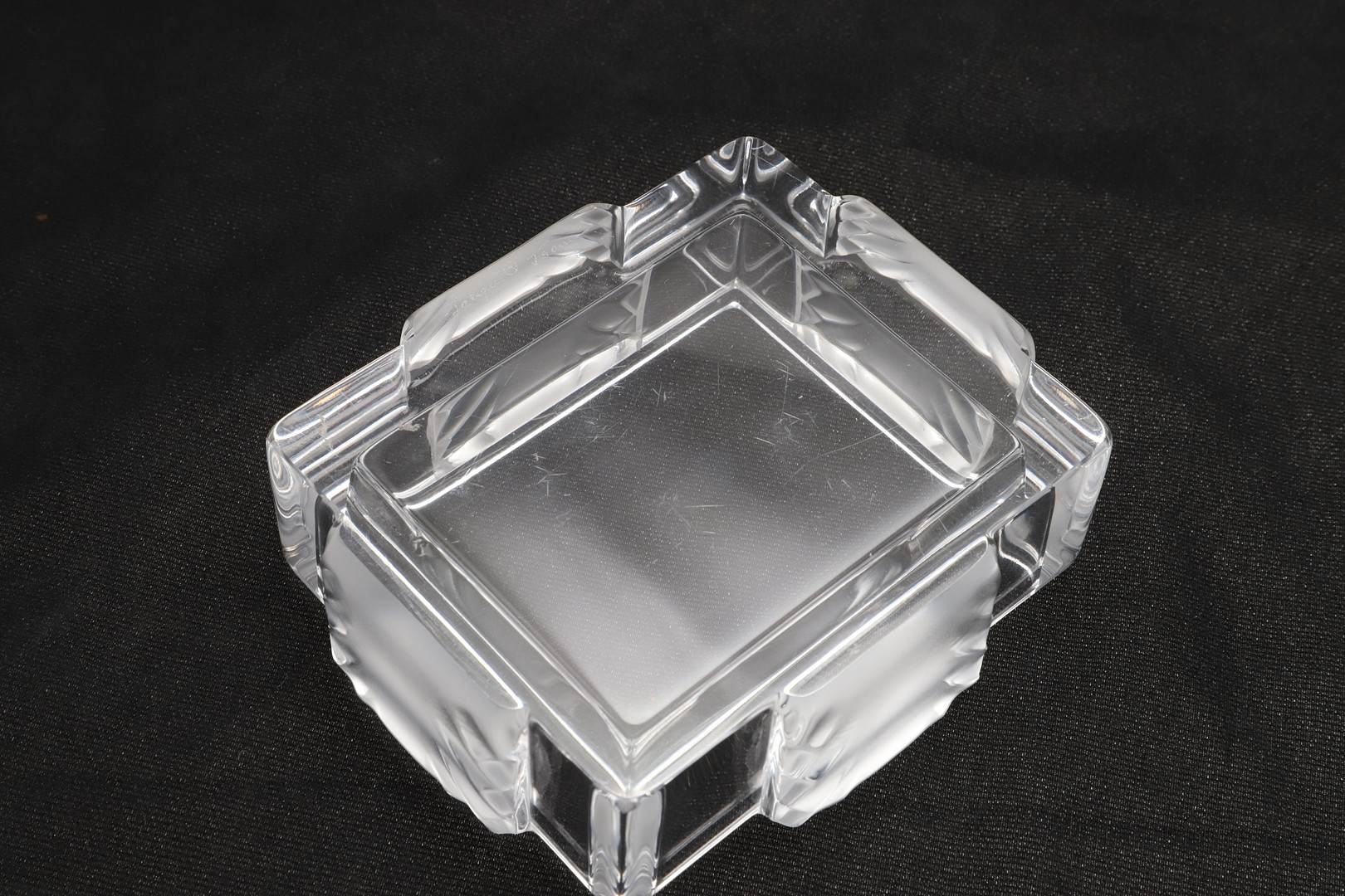 LALIQUE TABLE LIGHTER & DRESSING TABLE BOX. - Image 7 of 17