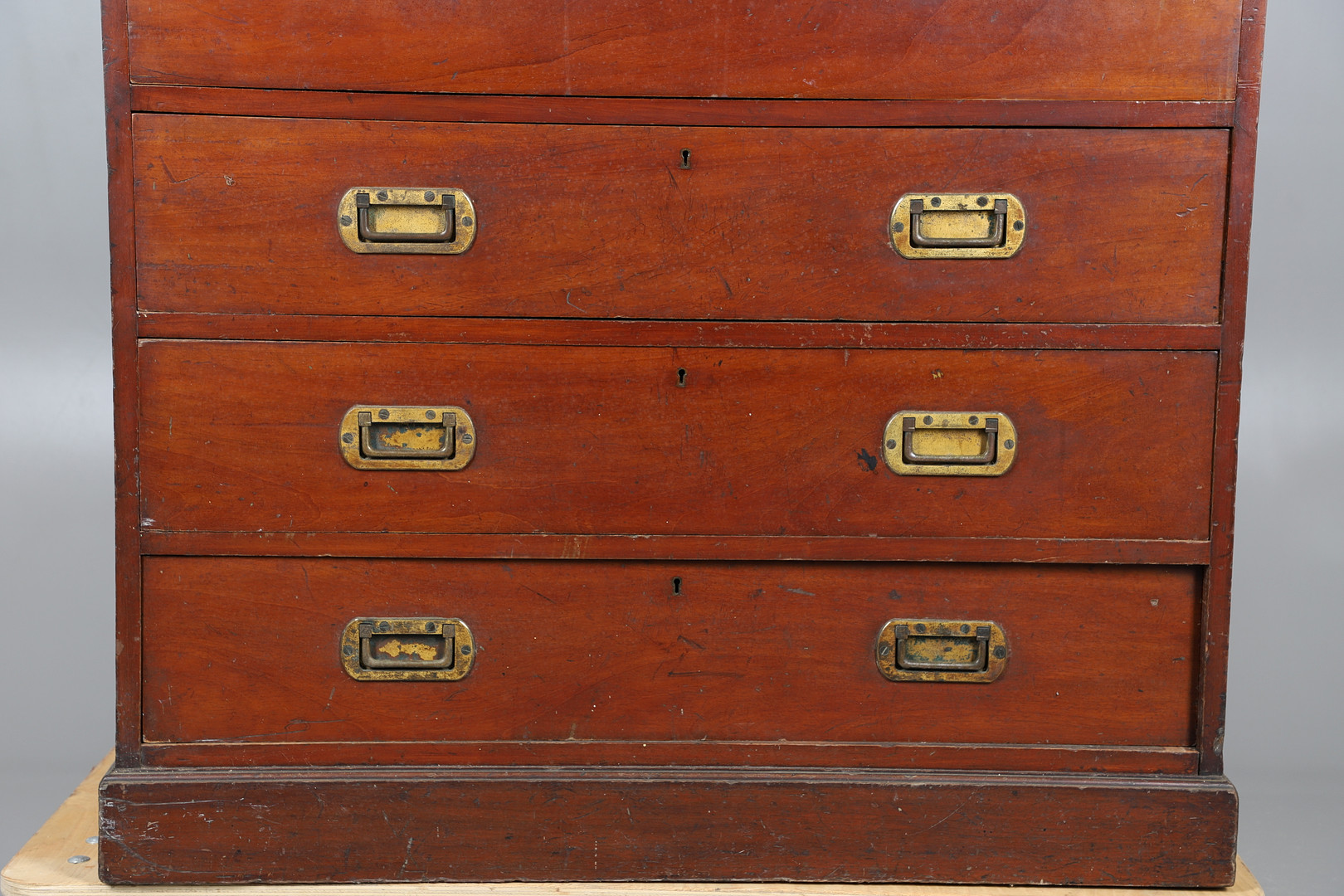 A LATE 19TH CENTURY CAMPAIGN STYLE SECRETAIRE CHEST. - Image 3 of 13