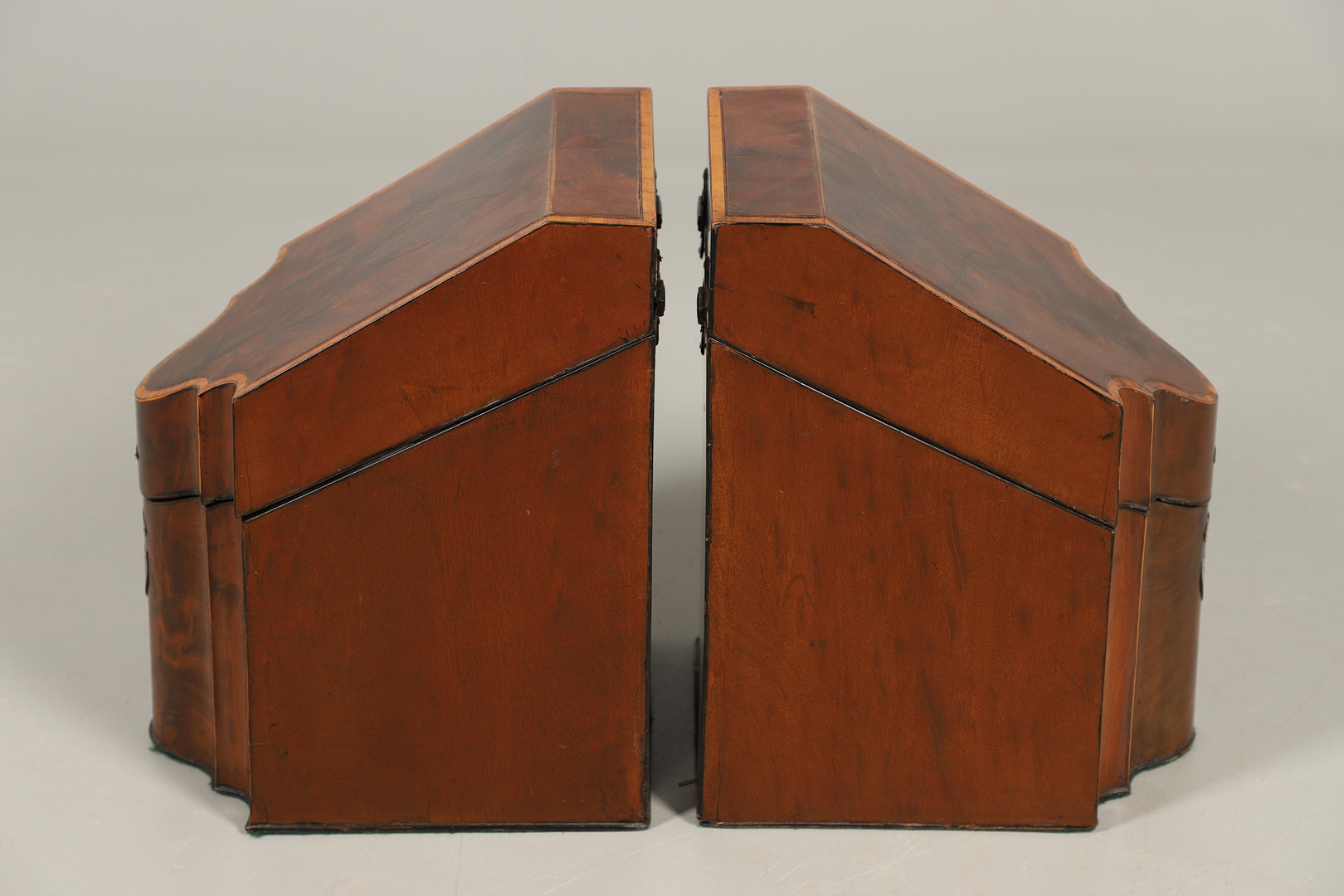 A PAIR OF GEORGE III MAHOGANY KNIFE BOXES. - Image 12 of 15