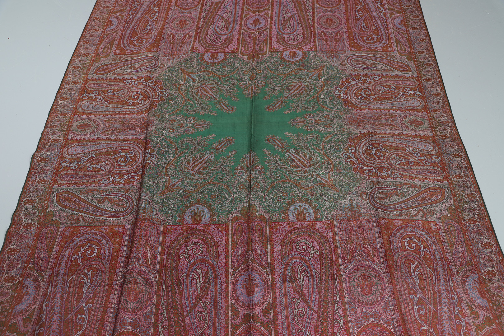 ANTIQUE SILK PAISLEY SHAWL. - Image 4 of 9