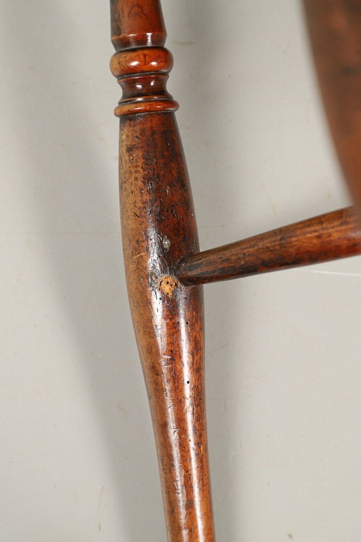 A YEW AND ELM WINDSOR ELBOW CHAIR. - Image 13 of 13