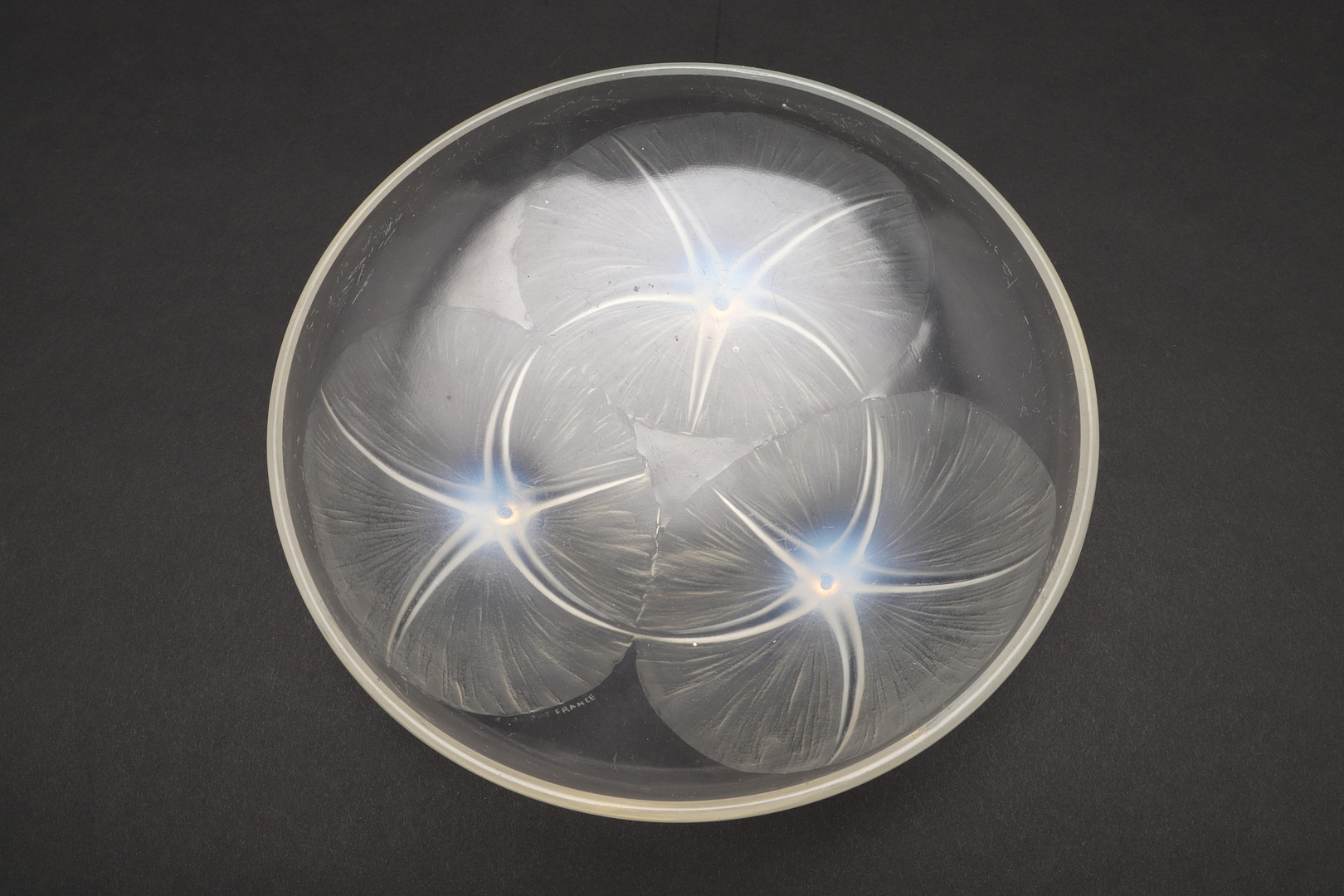 RENE LALIQUE GLASS BOWL - LYS. - Image 4 of 15