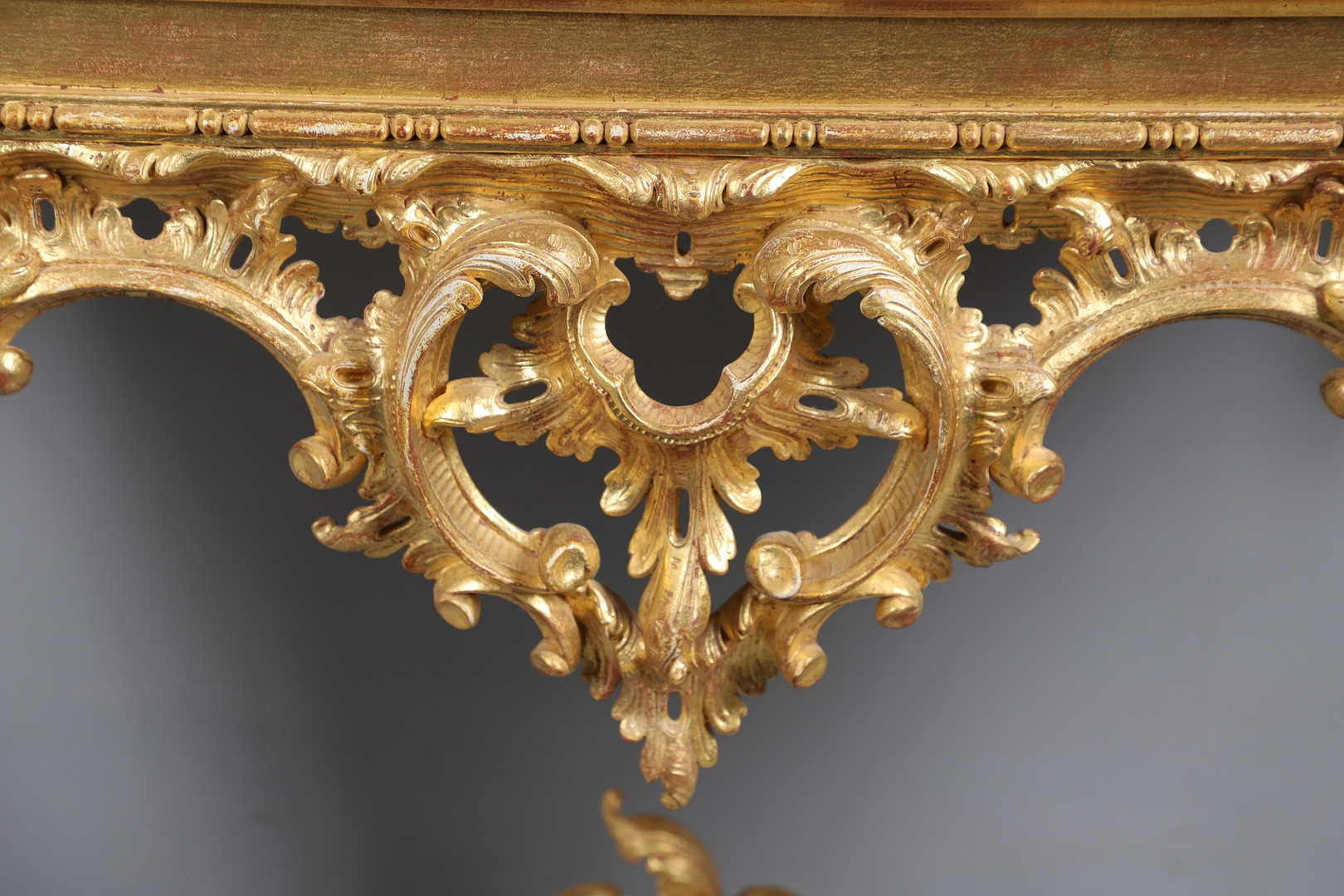 A LOUIS XVI STYLE GILTWOOD CONSOLE TABLE. - Image 5 of 15