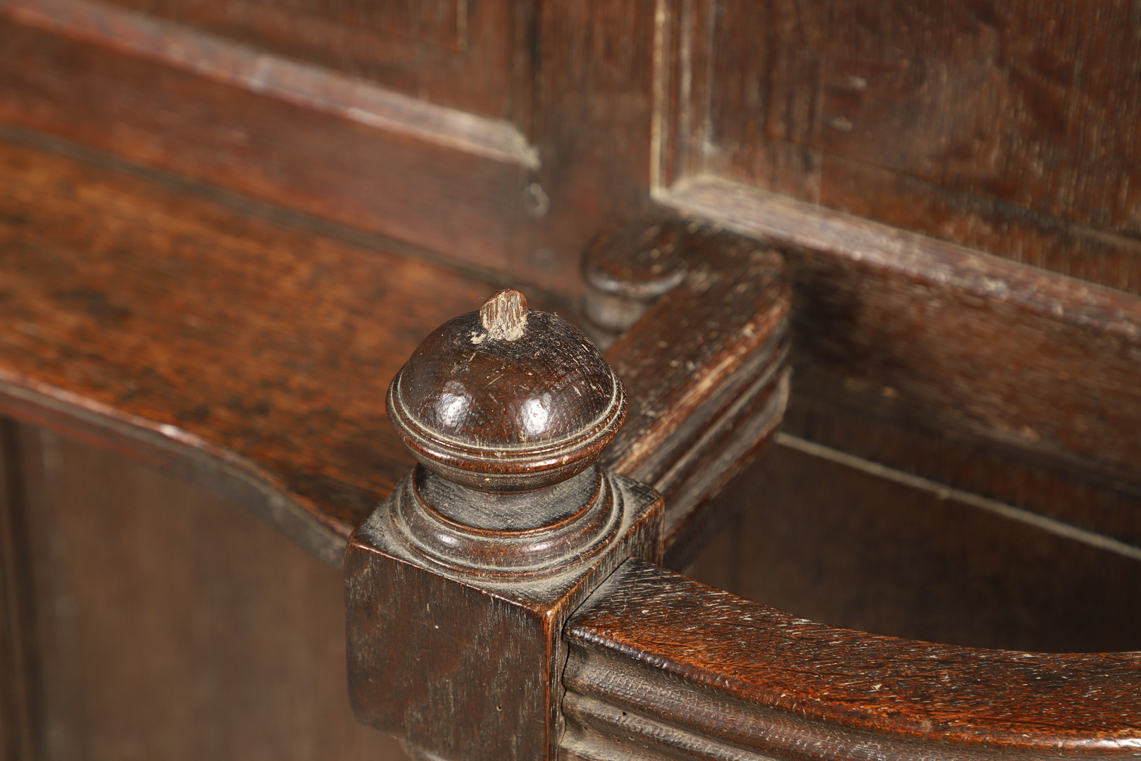 A LARGE CARVED OAK COUNTRY HOUSE HALLSTAND. - Image 10 of 17