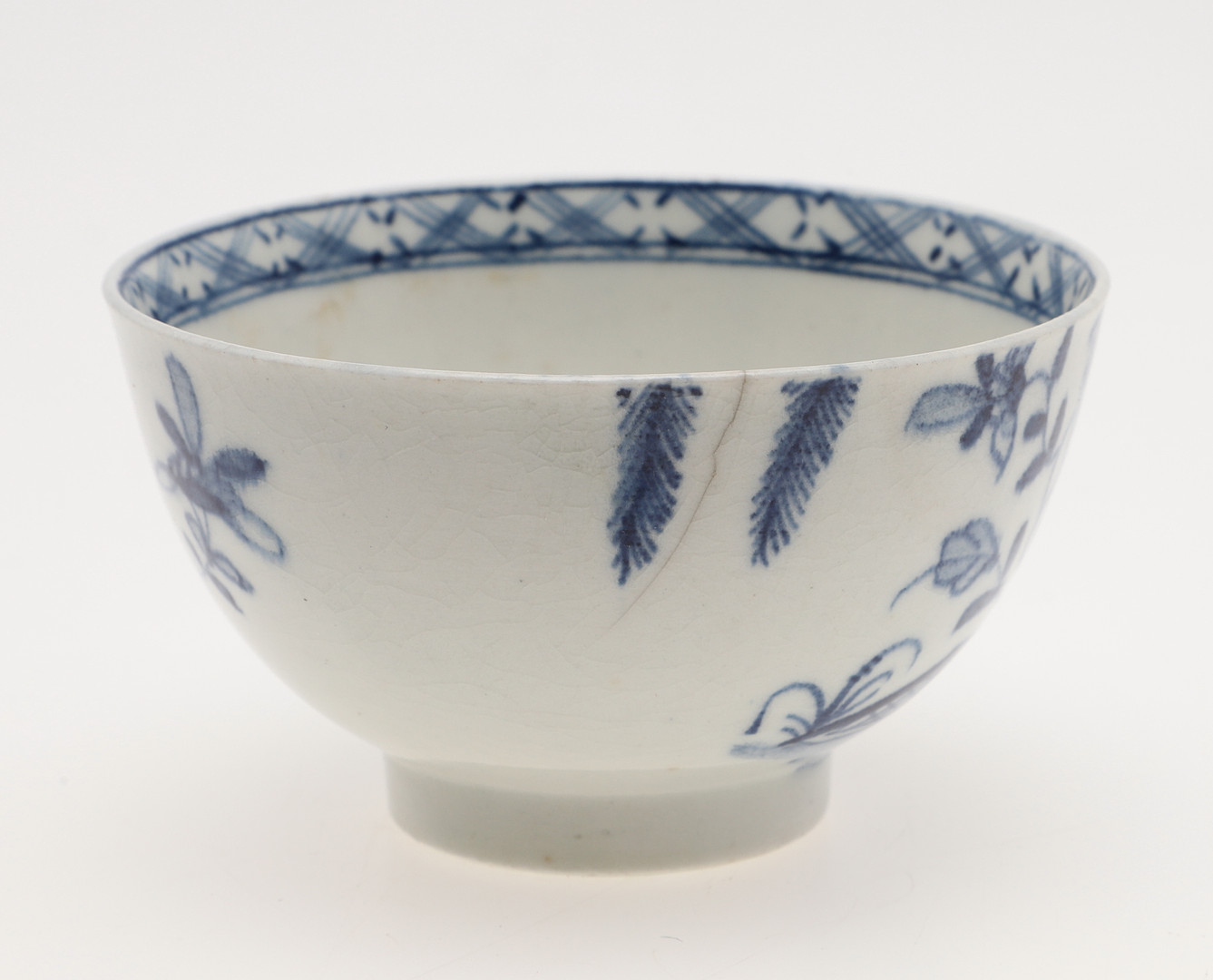 18THC ENGLISH PORCELAIN TEA BOWLS & SAUCERS. - Image 23 of 28