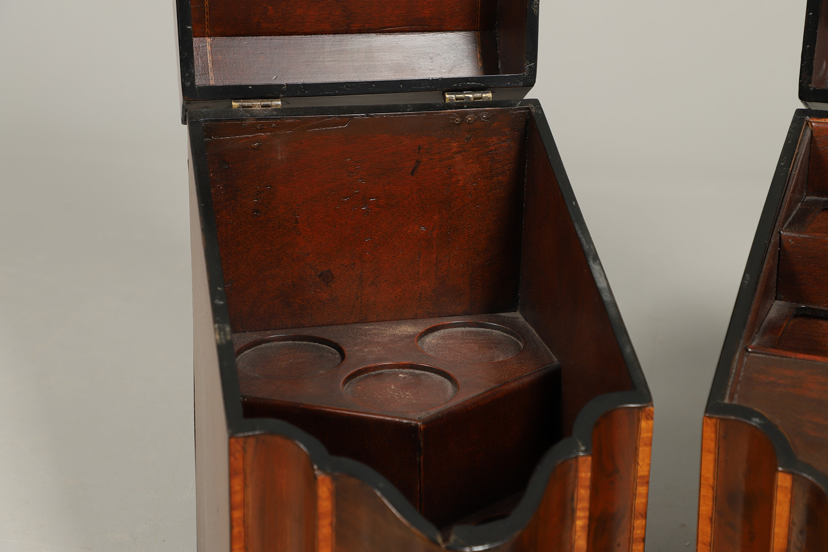 A PAIR OF GEORGE III MAHOGANY KNIFE BOXES. - Image 10 of 15