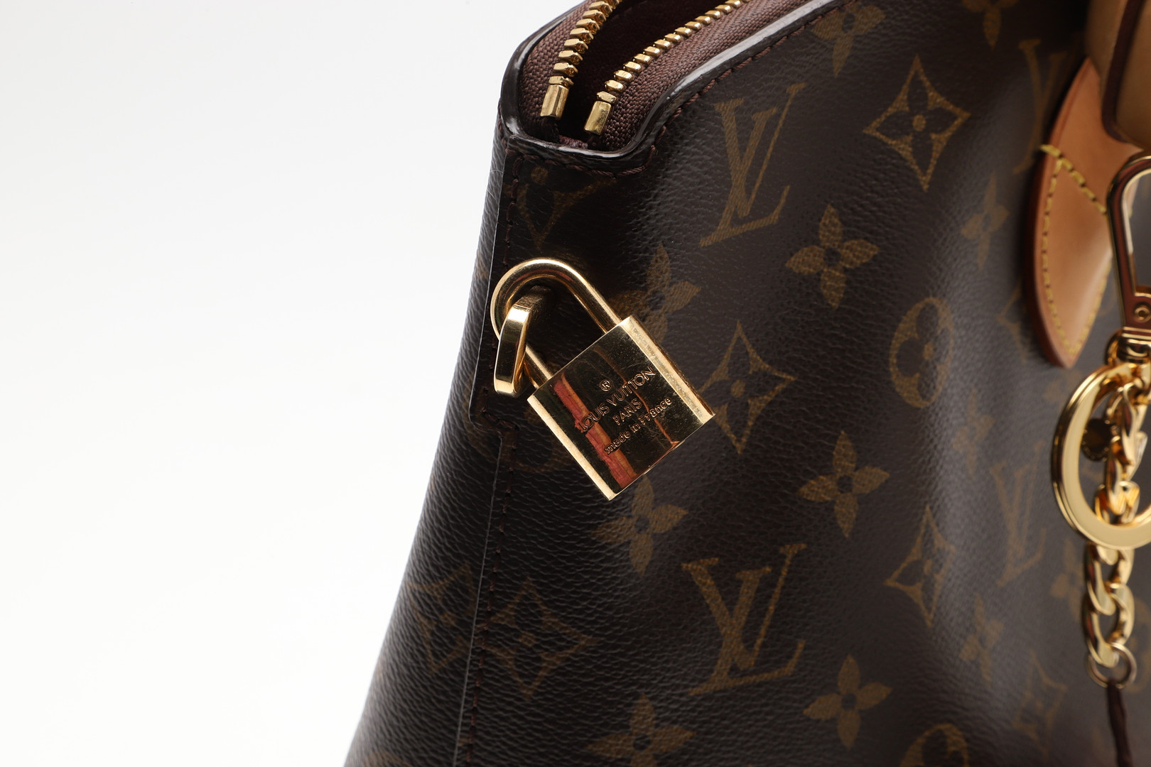 LOUIS VUITTON 'LOCK IT' HANDBAG. - Image 10 of 12