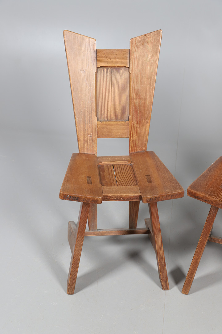 PAIR OF ARTS & CRAFTS DUTCH AMSTERDAM SCHOOL SIDE CHAIRS. - Image 2 of 7