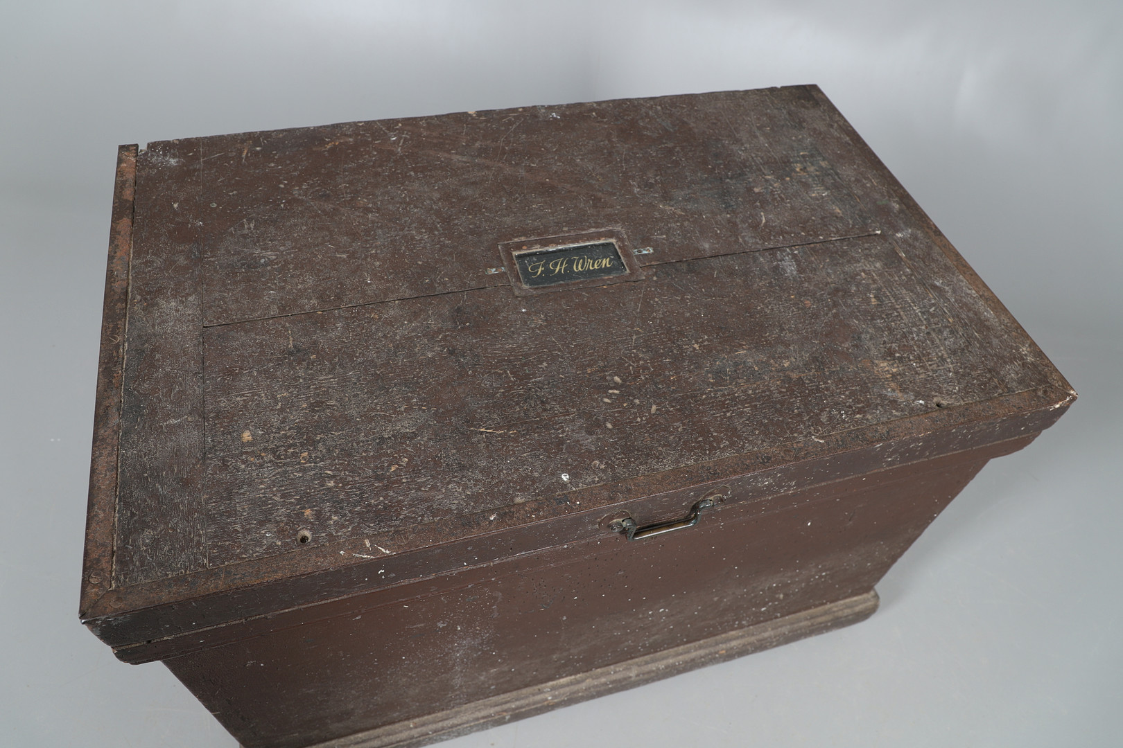 A 19TH CENTURY CABINET MAKER'S TOOL CHEST - Image 6 of 17