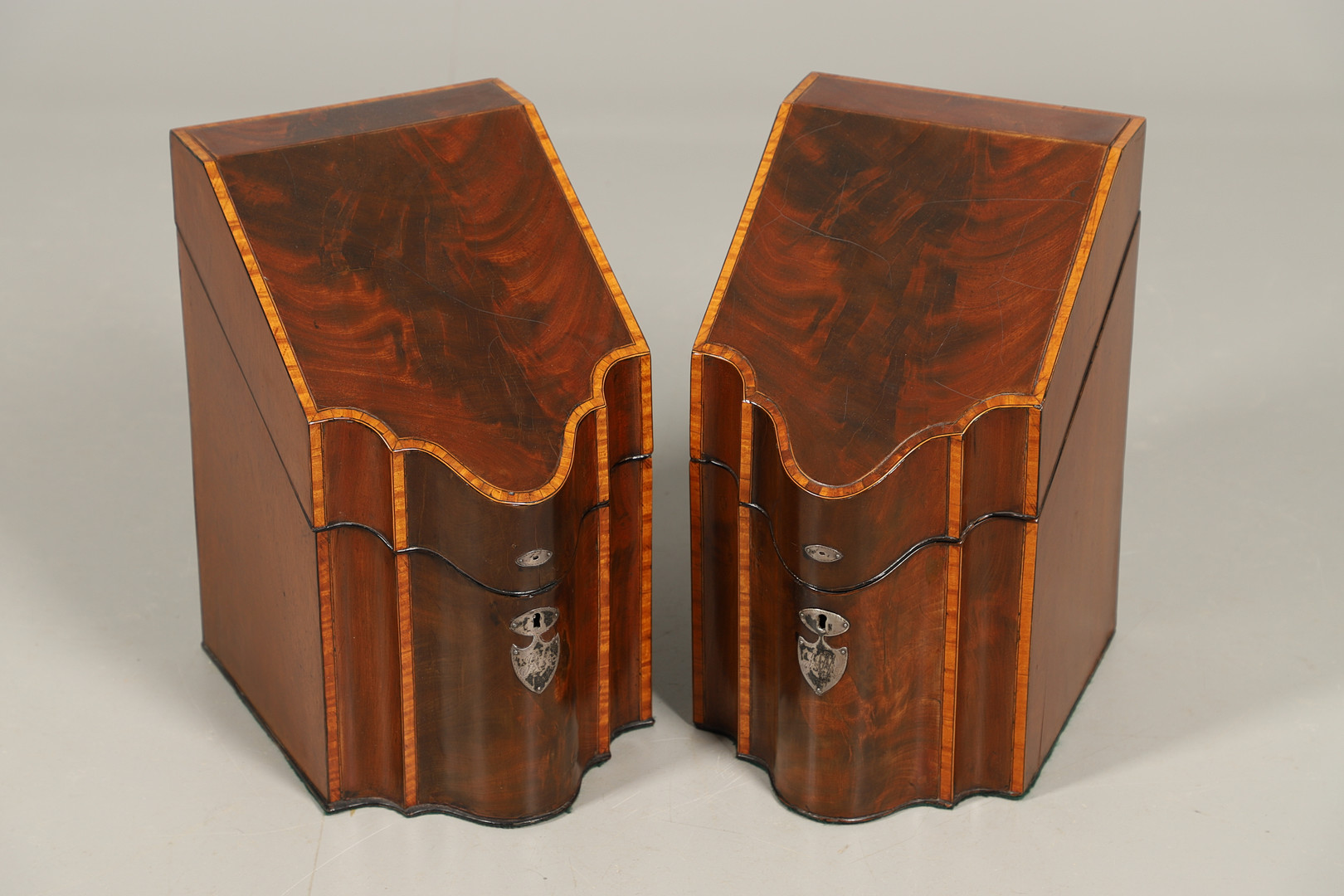 A PAIR OF GEORGE III MAHOGANY KNIFE BOXES. - Image 2 of 15