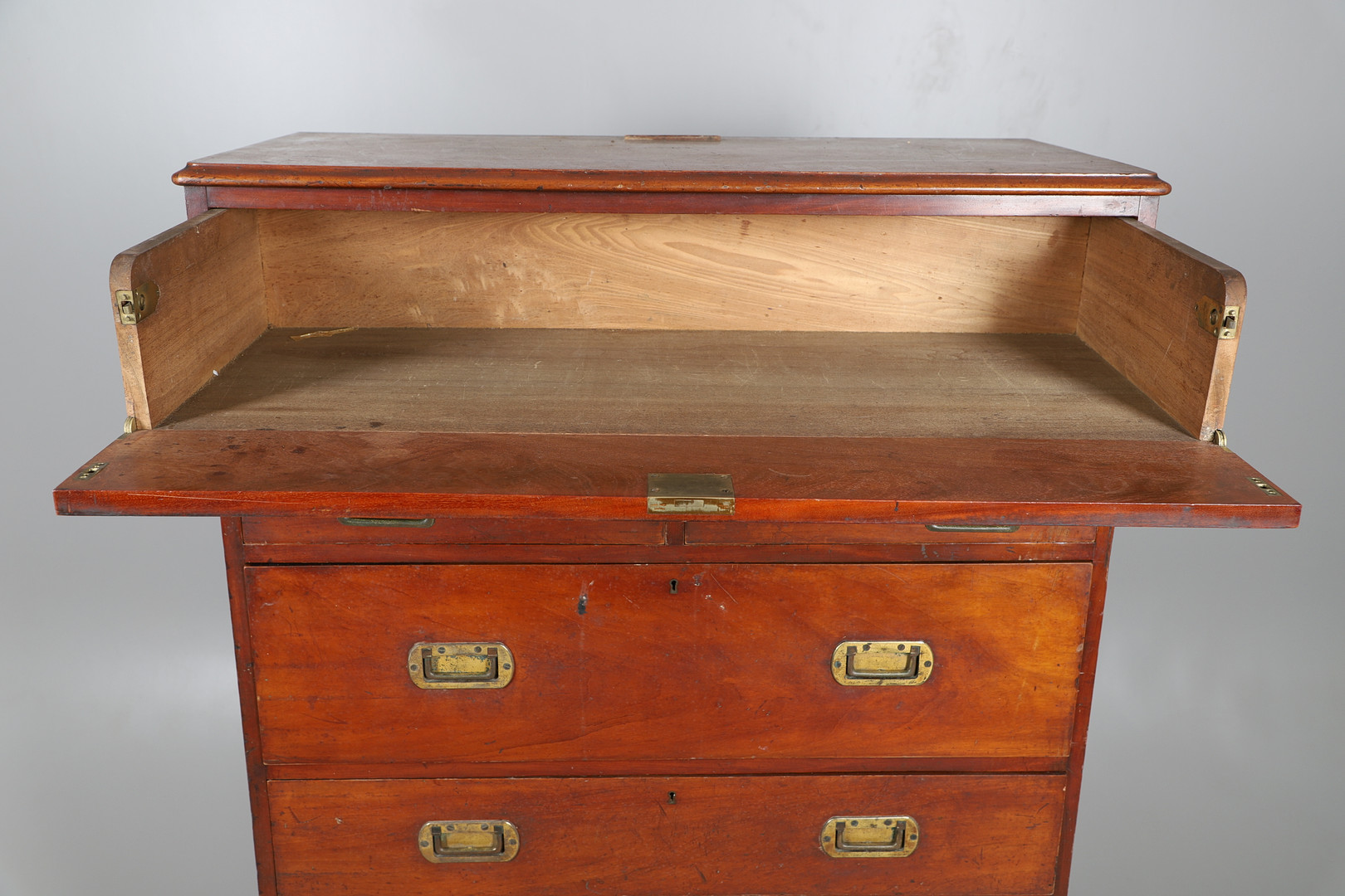 A LATE 19TH CENTURY CAMPAIGN STYLE SECRETAIRE CHEST. - Image 10 of 13