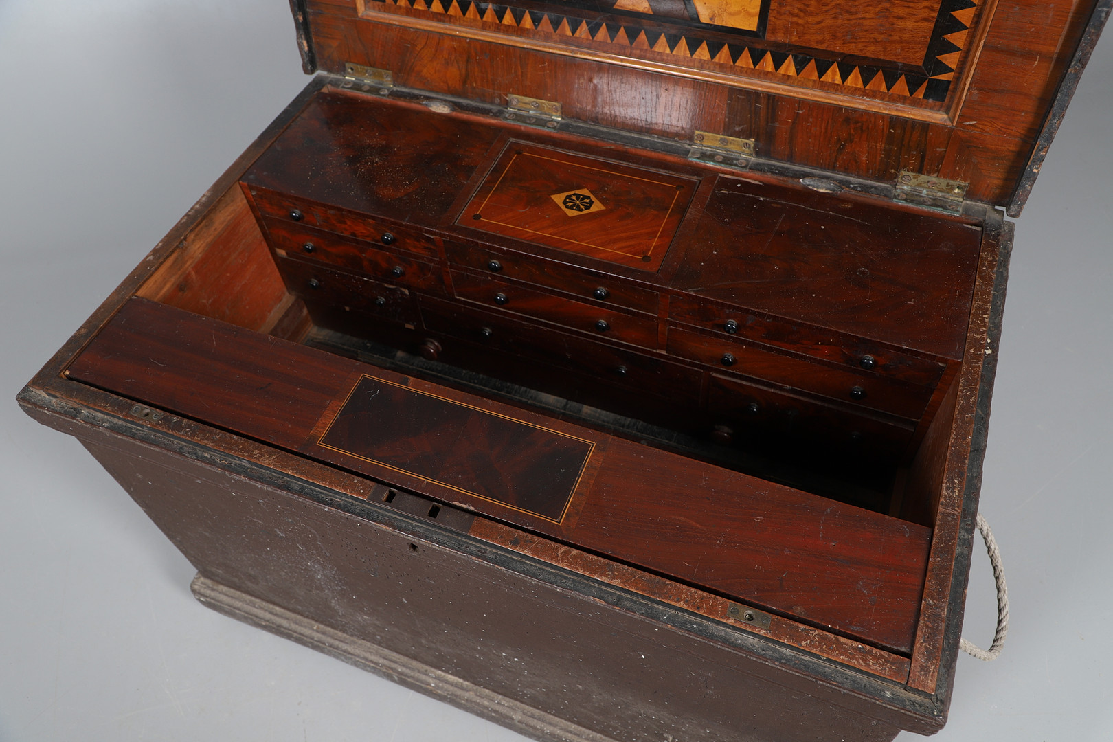 A 19TH CENTURY CABINET MAKER'S TOOL CHEST - Image 8 of 17