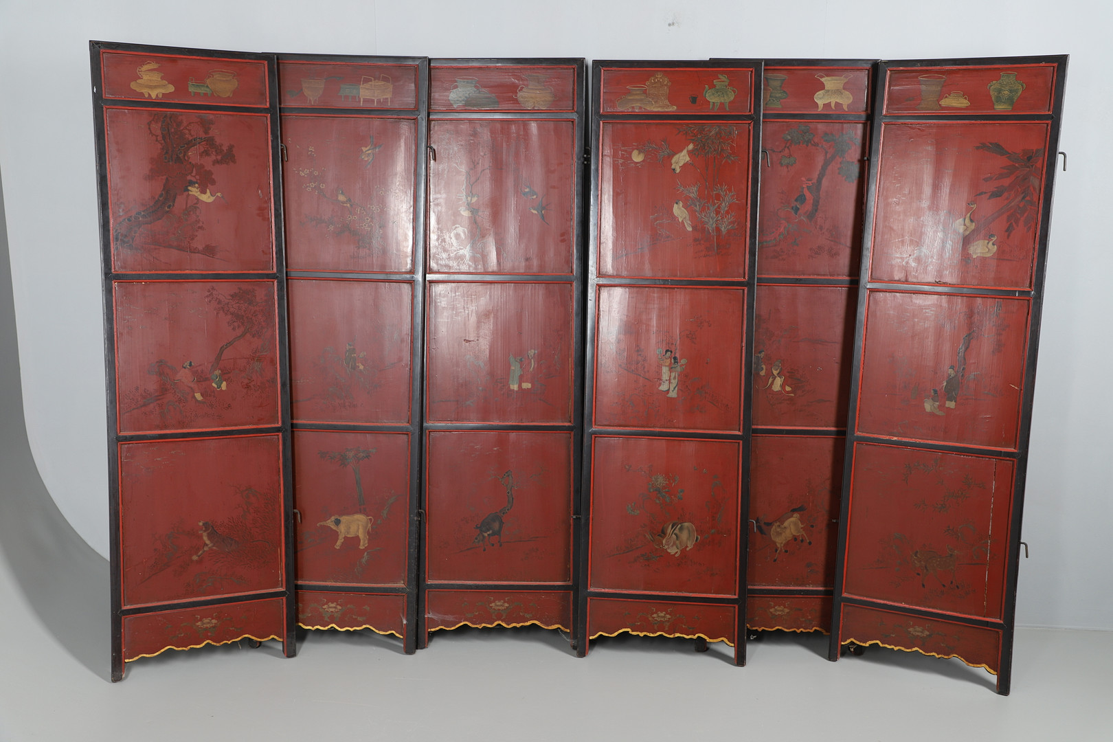 A CHINESE CARVED AND LACQUERED SIX FOLD SCREEN. - Image 22 of 24