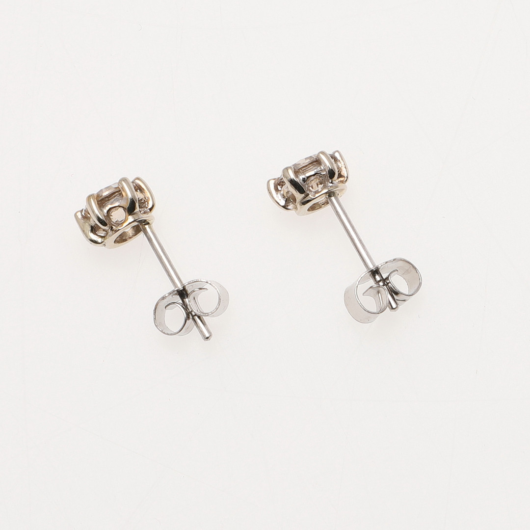 A PAIR OF DIAMOND STUD EARRINGS. - Image 3 of 3