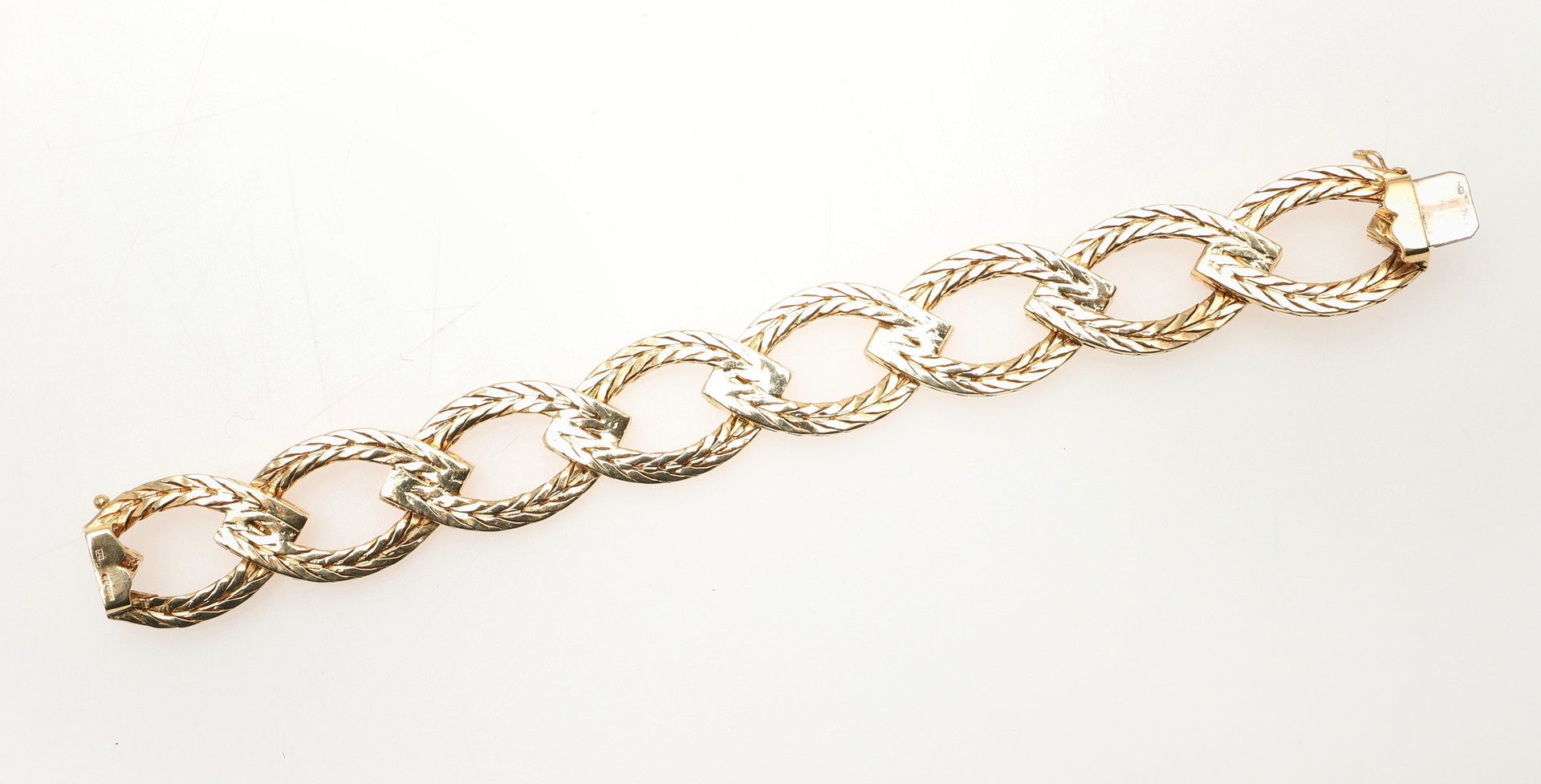 AN 18CT GOLD BRACELET BY CARTIER. - Image 5 of 7