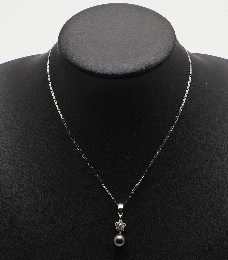 A DIAMOND AND CULTURED PEARL PENDANT. - Image 3 of 4
