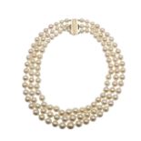 A THREE ROW GRADUATED CULTURED PEARL CHOKER.