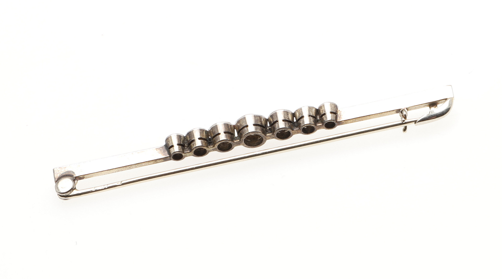 A DIAMOND BAR BROOCH. - Image 2 of 2