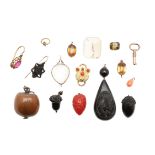 A QUANTITY OF ASSORTED PENDANTS AND CLASPS.