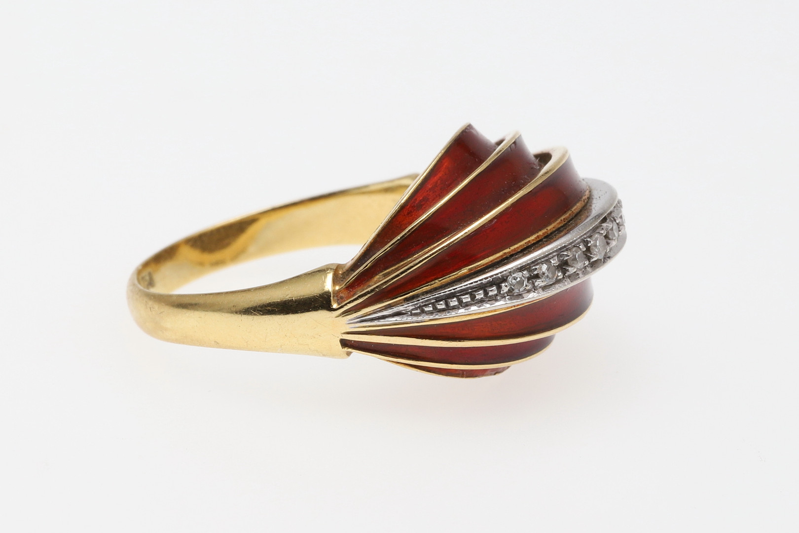 AN ENAMEL AND DIAMOND RING. - Image 4 of 5