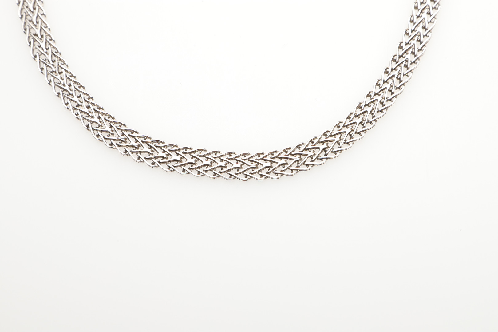 AN 18CT WHITE GOLD FANCY LINK NECKLACE. - Image 4 of 4