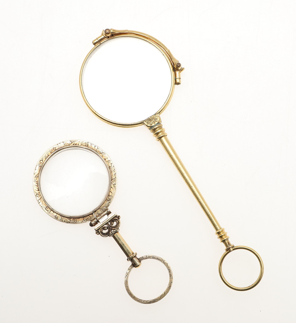 A GOLD COLOURED METAL LORGNETTE - Image 2 of 2