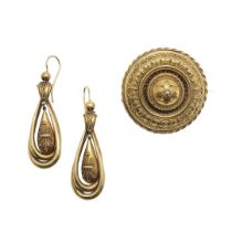 A PAIR OF VICTORIAN GOLD DROP EARRINGS.