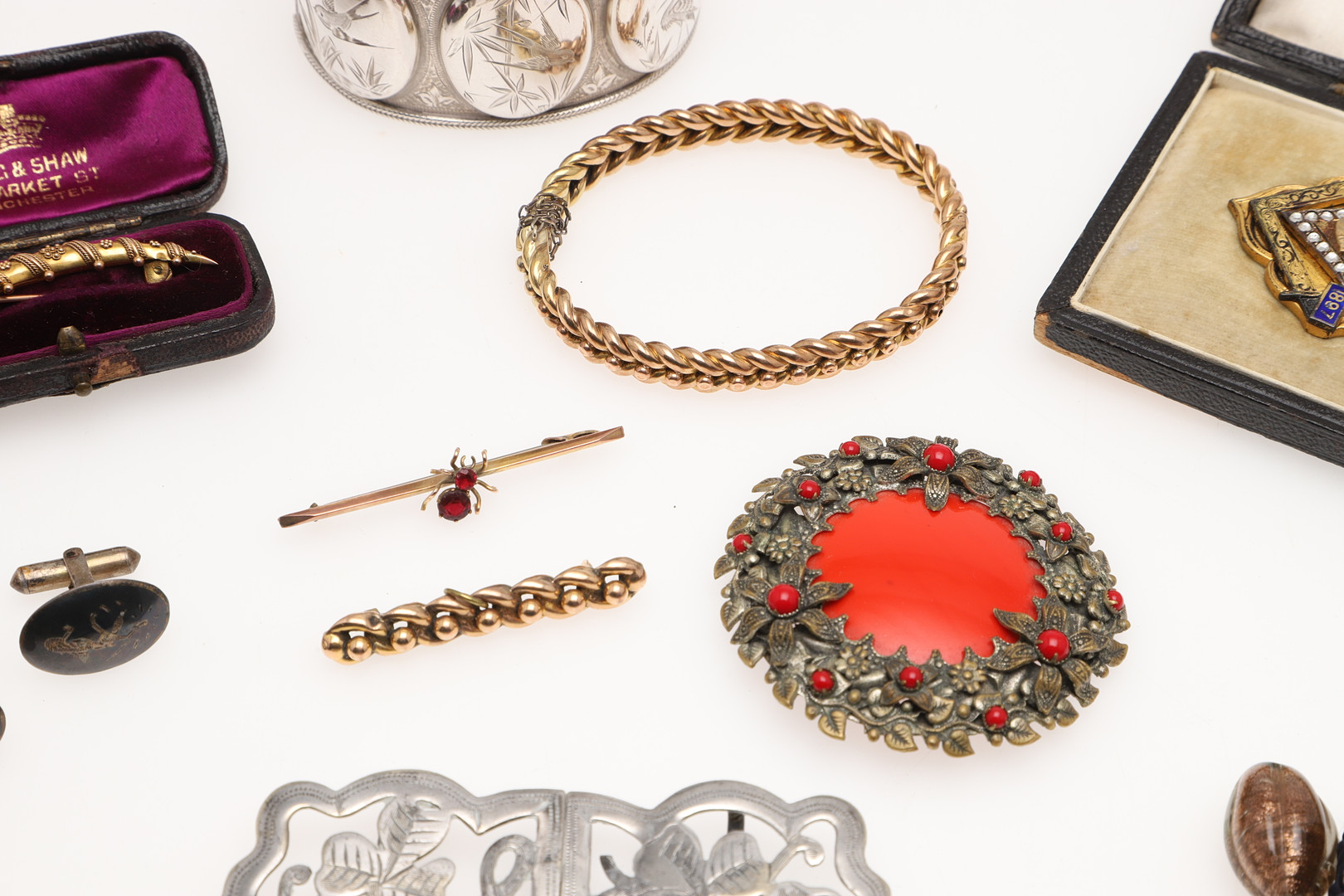 A QUANTITY OF JEWELLERY. - Image 5 of 13