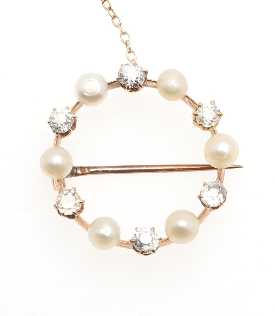 A DIAMOND AND PEARL CIRCLE BROOCH. - Image 6 of 10