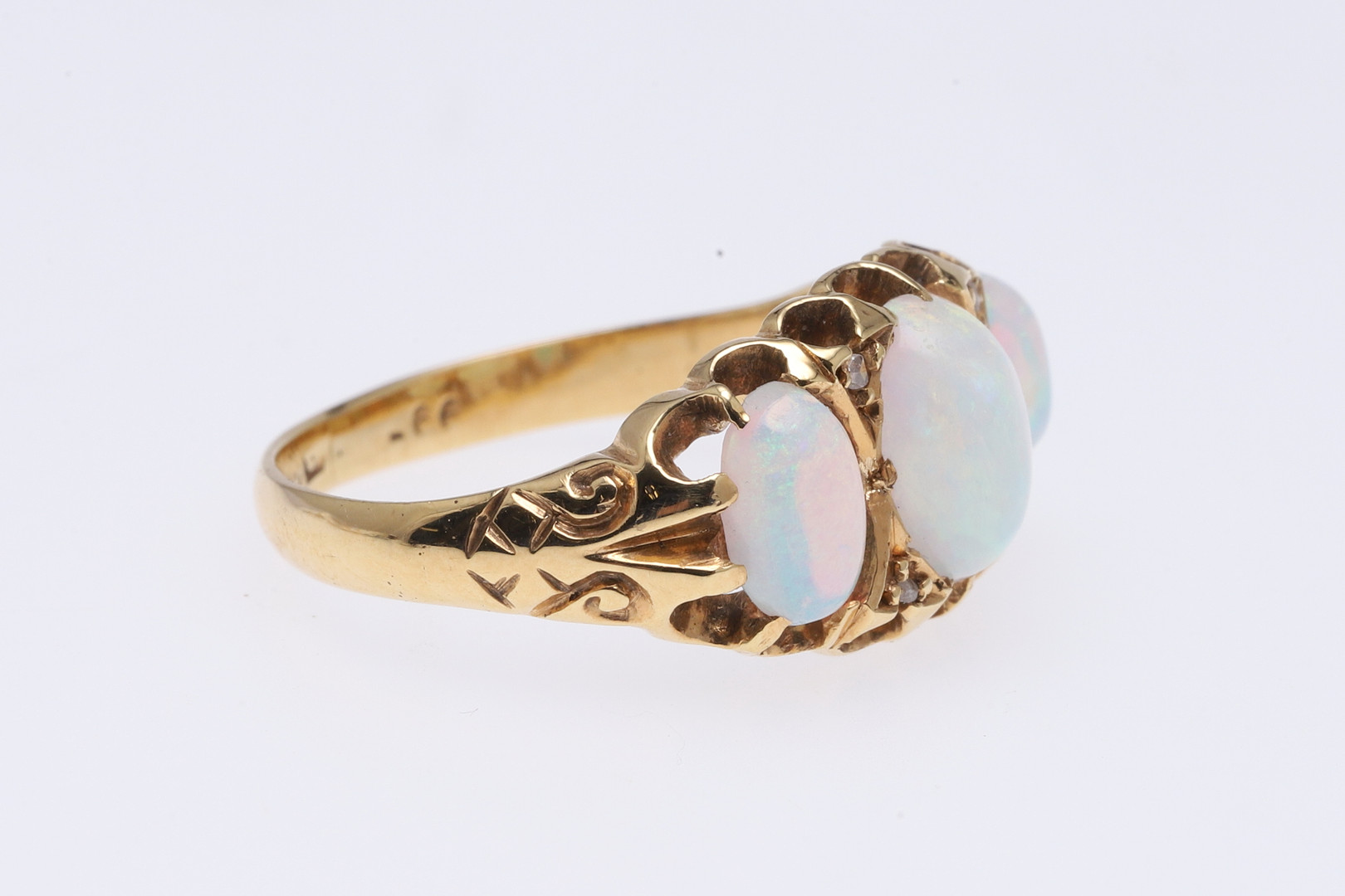 AN OPAL AND DIAMOND RING. - Image 4 of 5