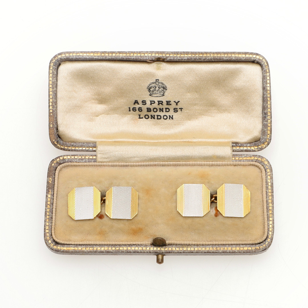 A PAIR OF 18CT GOLD AND PLATINUM CUFFLINKS. - Image 2 of 3