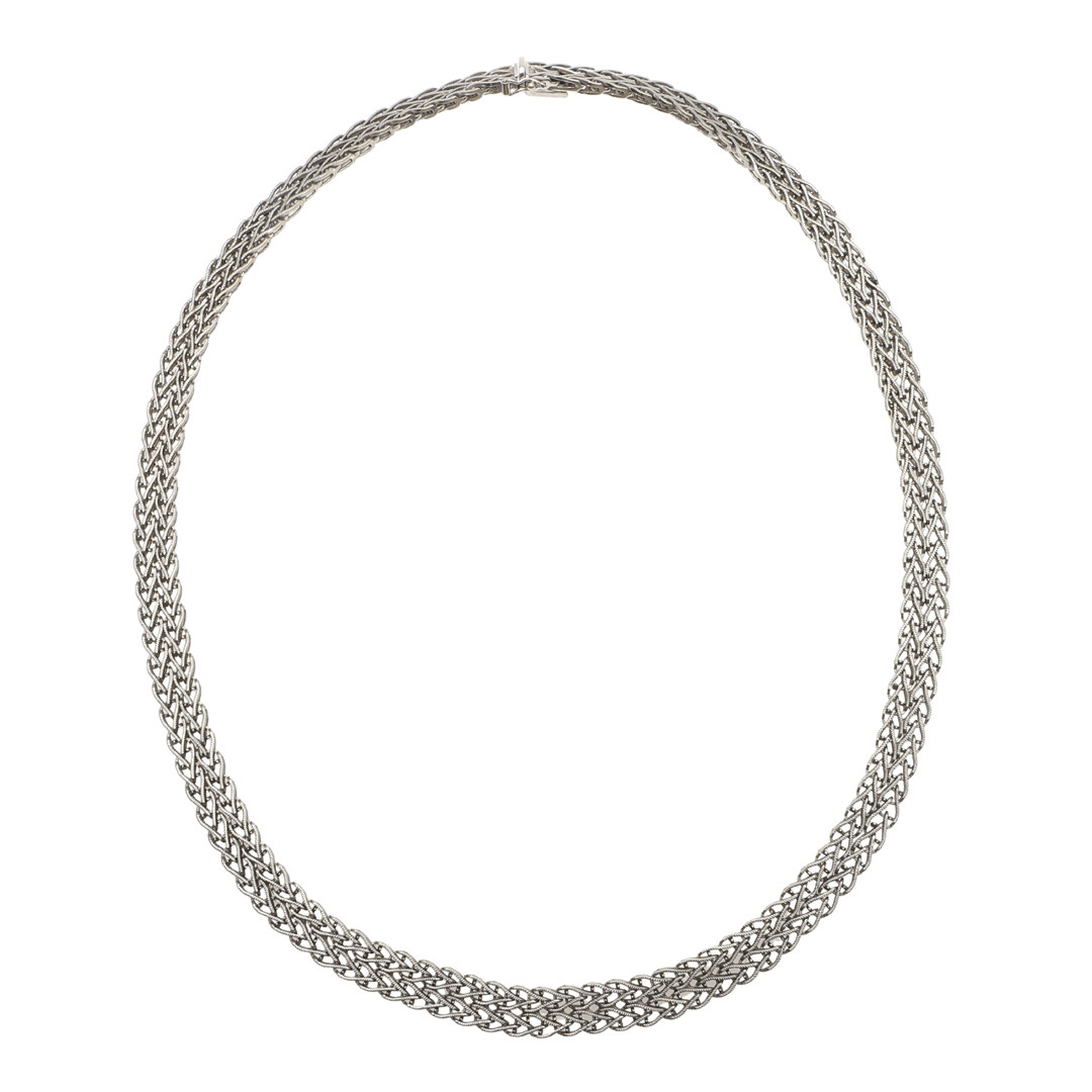AN 18CT WHITE GOLD FANCY LINK NECKLACE.