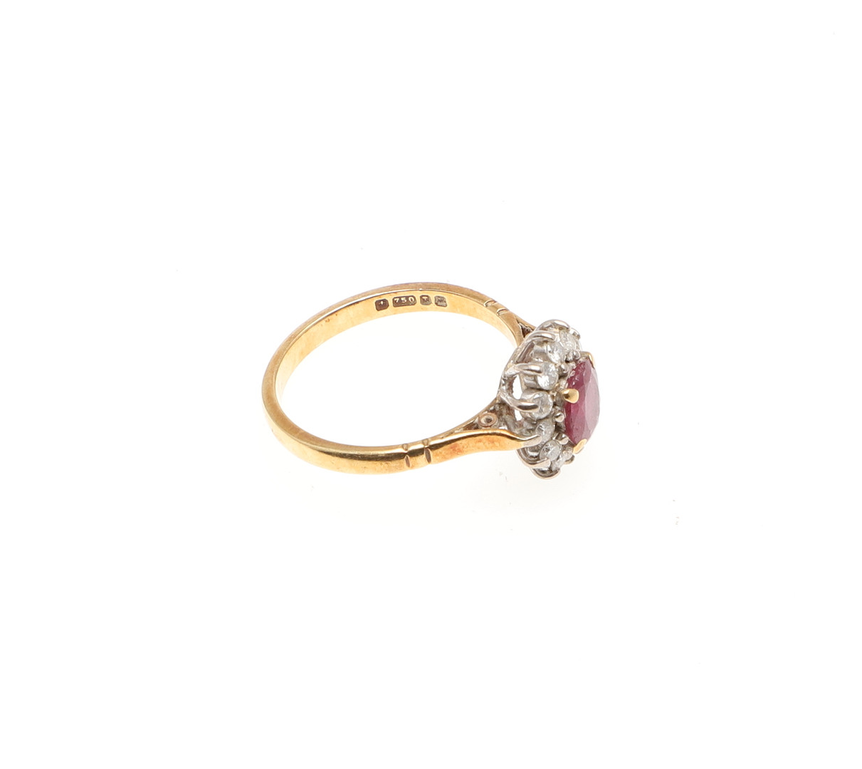 A RUBY AND DIAMOND CLUSTER RING. - Image 3 of 3
