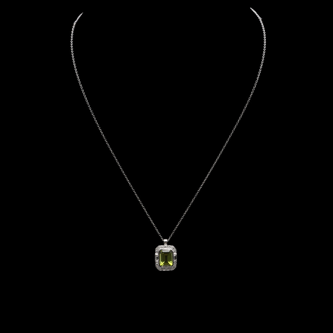 A PERIDOT AND DIAMOND CLUSTER PENDANT. - Image 3 of 3