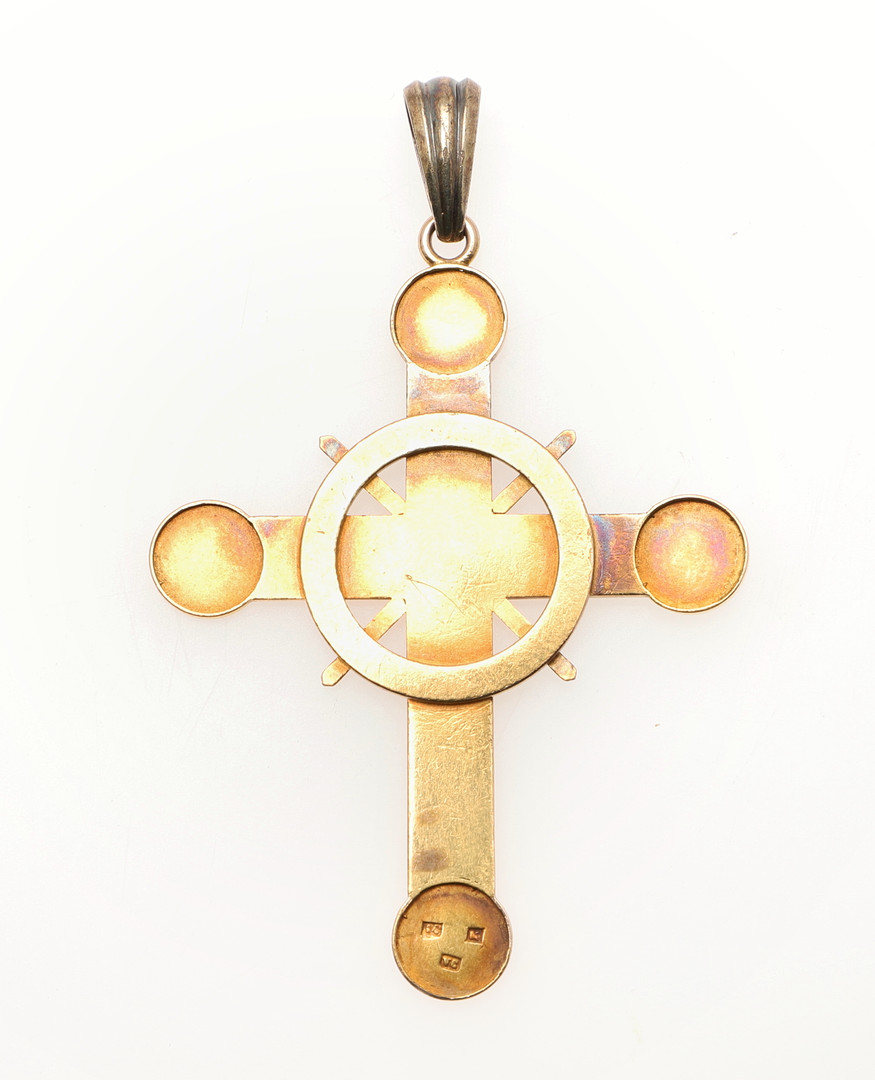 A LATE 19TH CENTURY GOLD CRUCIFORM PENDANT. - Image 2 of 4
