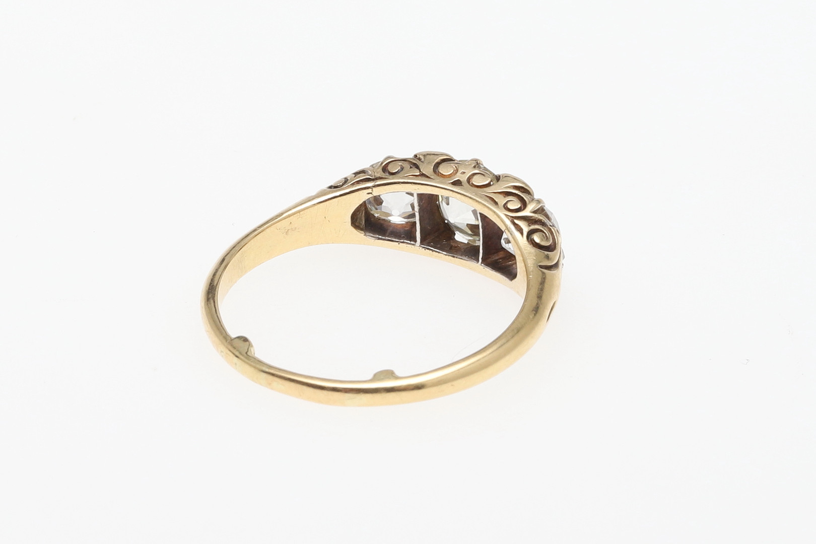 A VICTORIAN DIAMOND THREE STONE RING. - Image 3 of 5