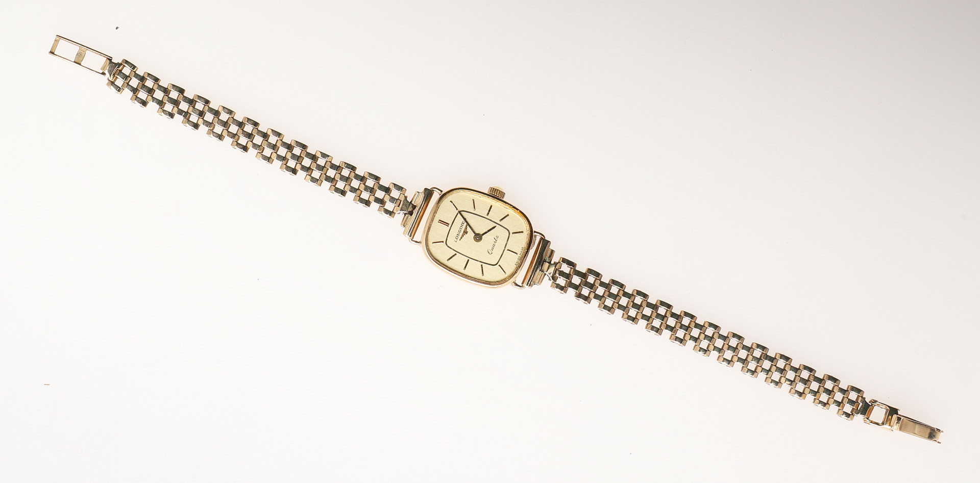 A LADY'S 9CT GOLD WRISTWATCH BY LONGINES. - Image 2 of 5