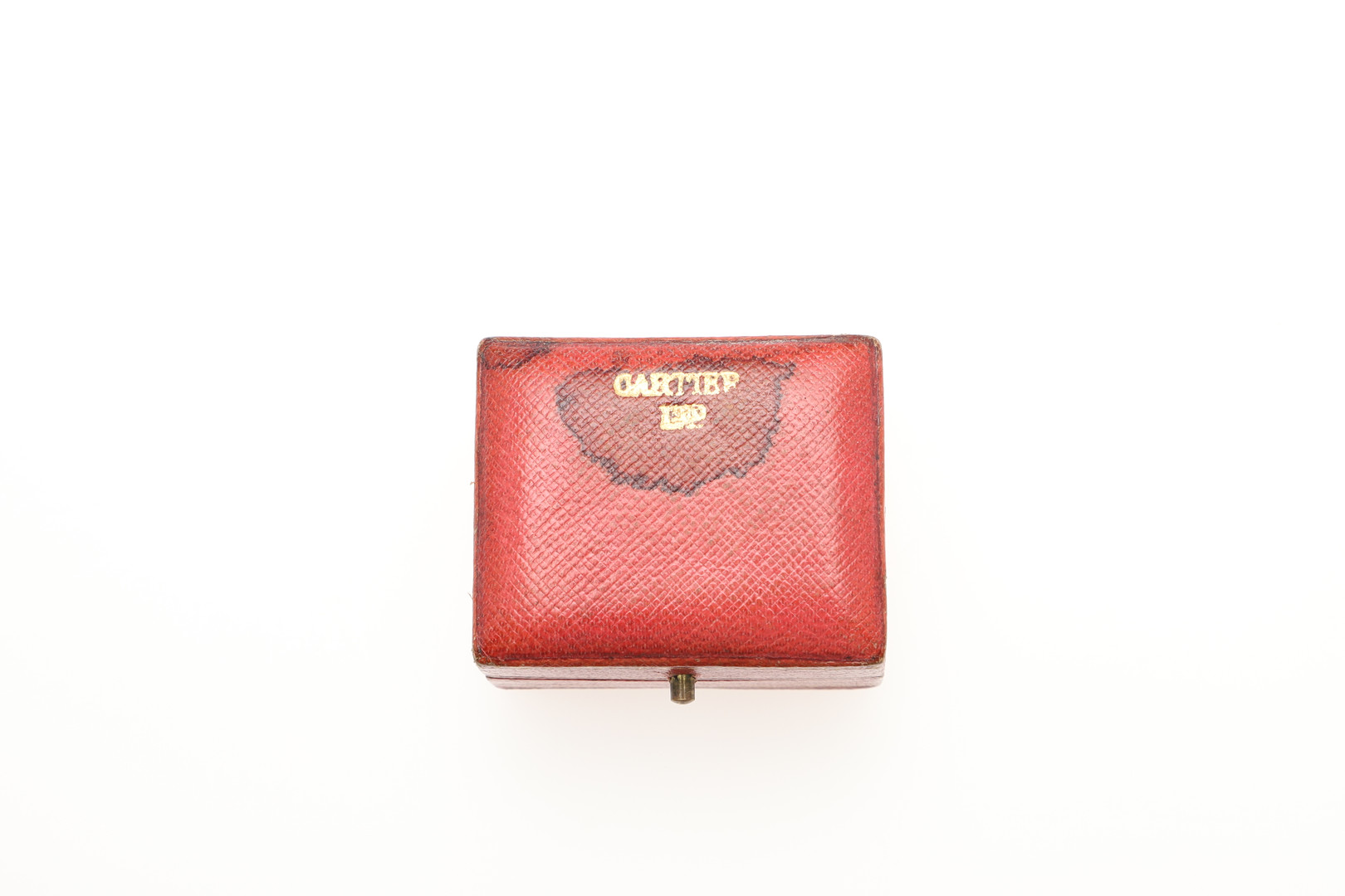 AN ANTIQUE RED LEATHER EARRING JEWELLERY BOX BY CARTIER. - Image 3 of 4